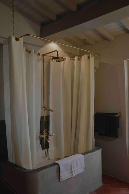 La Loge Familiale: 110M2, Place Rose Goudard, Ac L'Isle-sur-la-Sorgue Exterior photo
